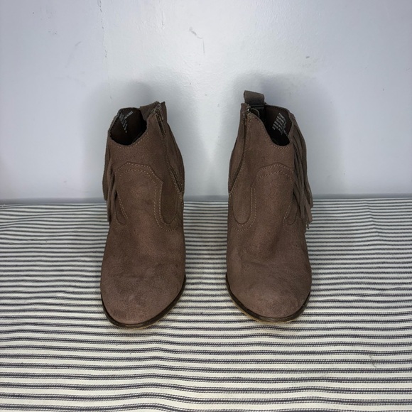 Women's Steve Madden Western Booties Size 7.5 - Picture 2 of 6